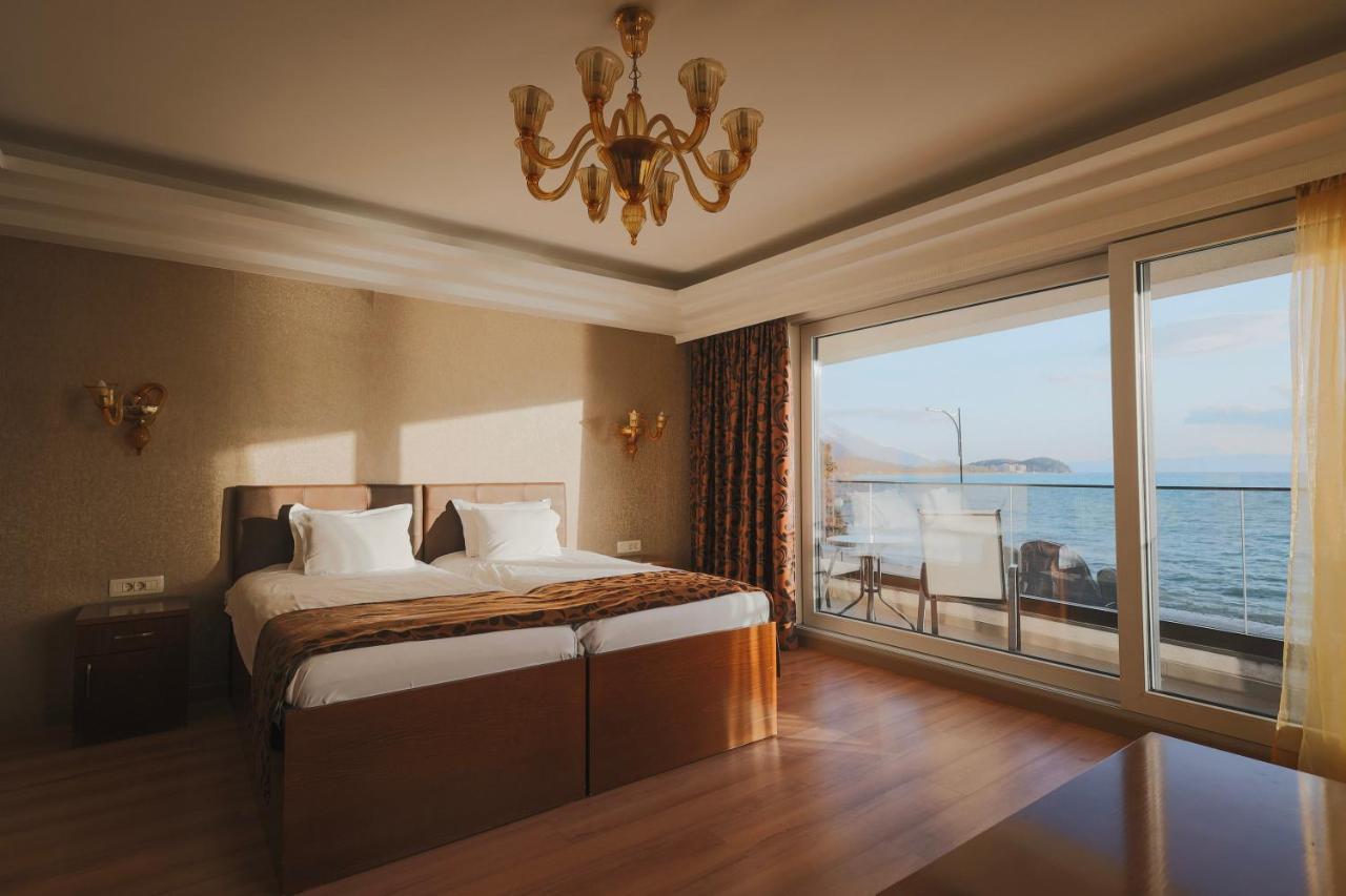 Hotel Mr.i Boutique & Bar